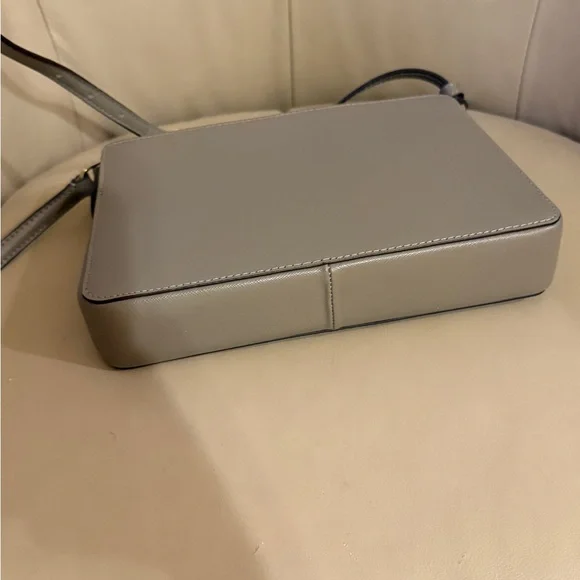 Kate Spade New York Rory Crossbody Bag in gray saffiano leather - Picture 3 of 11
